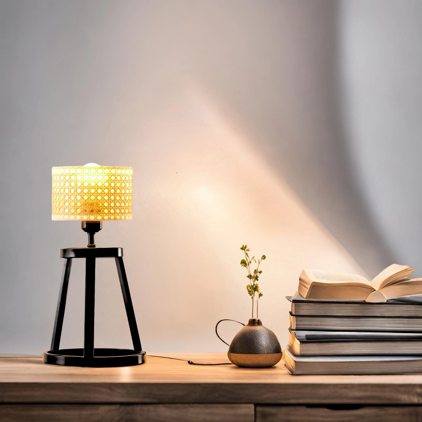 Nera Table Lamp